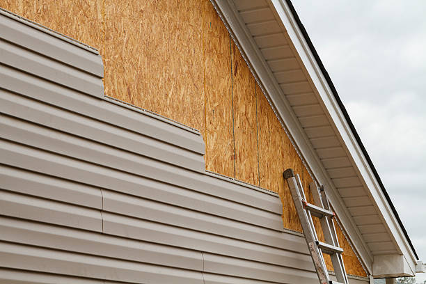 Professional Siding Contractor technician working in Florence, CO